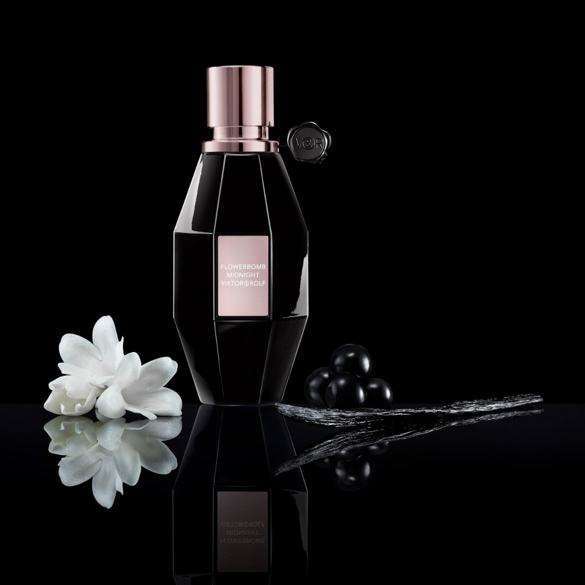 Flowerbomb Midnight: composition and fragrance notes (Viktor