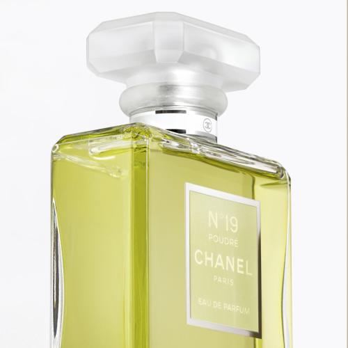 CHANEL N°19 Poudré Eau de Parfum Vaporisateur, Chanel