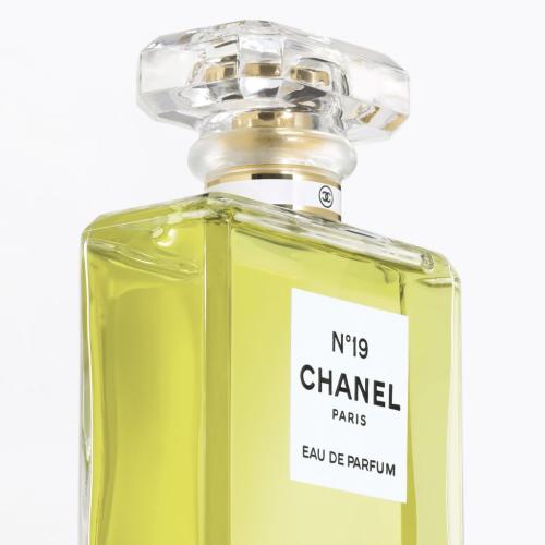 N°19, Chanel